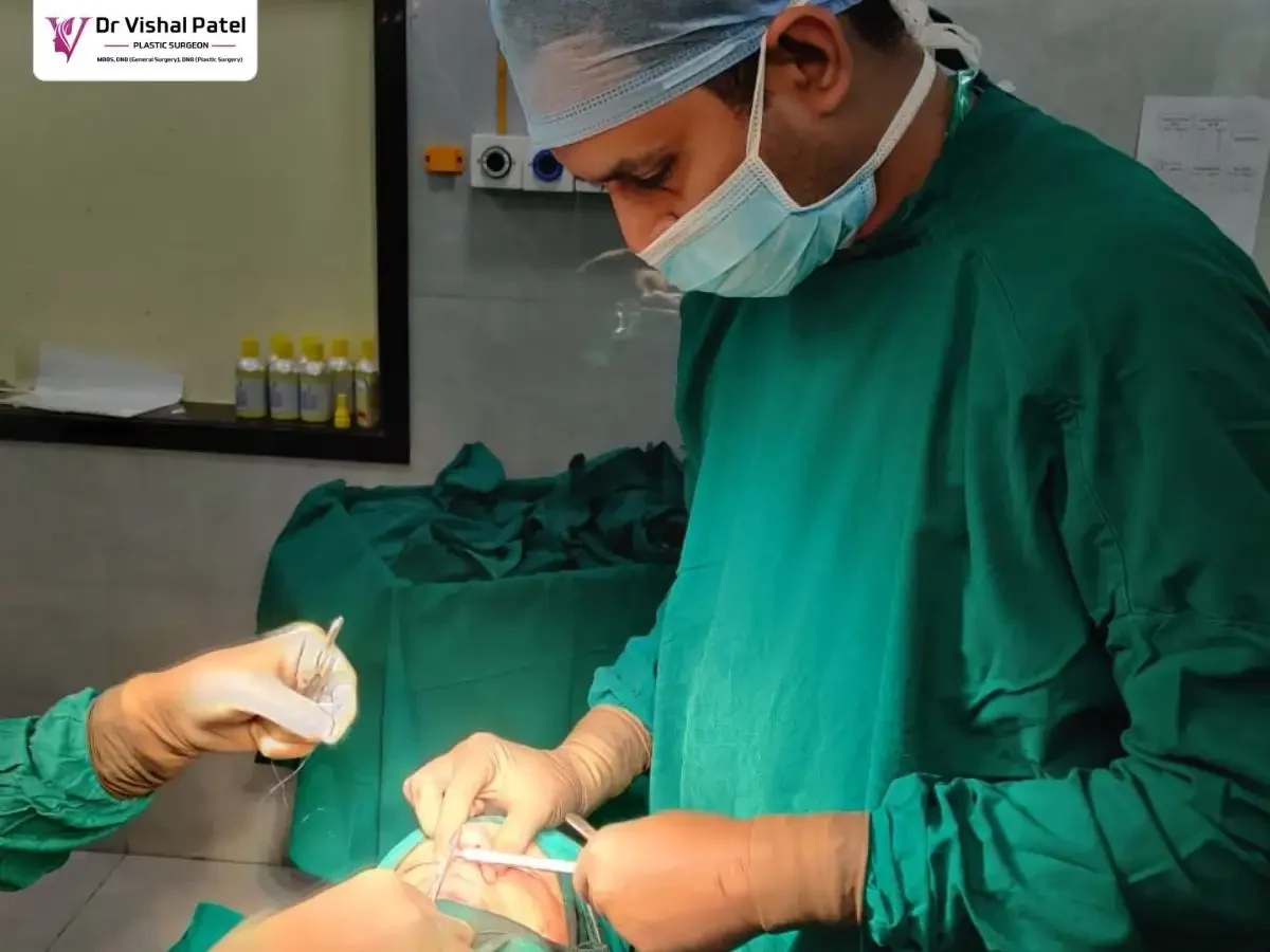 Dr. Vishal Patel performing Alarplasty for flared nostrils in Mumbai.