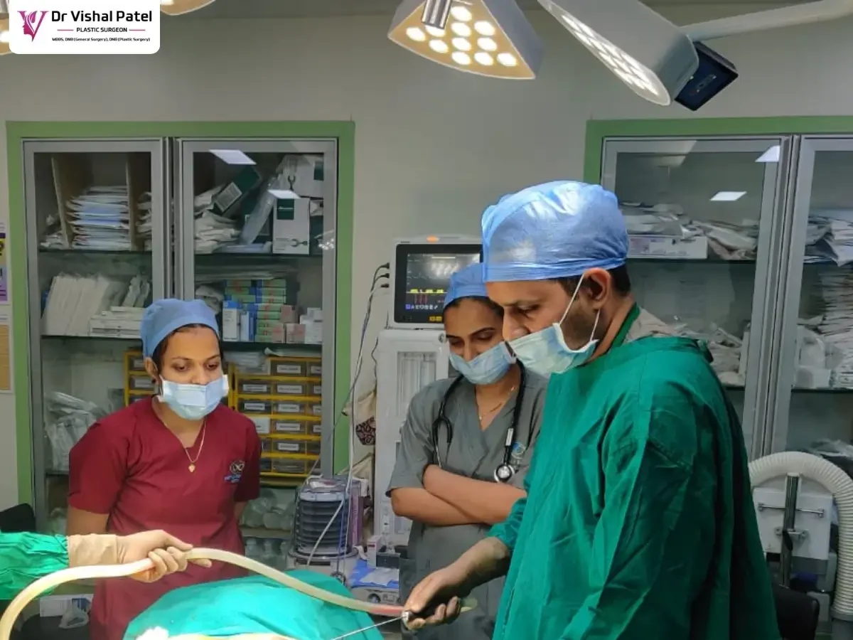 Dr. Vishal Patel doing Axillary breast tissue operation.